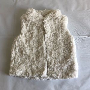 Carter’s Vest Size 4.